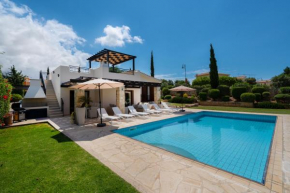 Villa Lara - 11, Spacious Villa with Large Garden and Private Pool on Aphrodite Hills